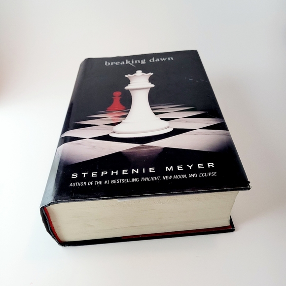 Breaking Dawn, The Twilight Saga Book 4 (Hardcover) - Picture 5 of 11